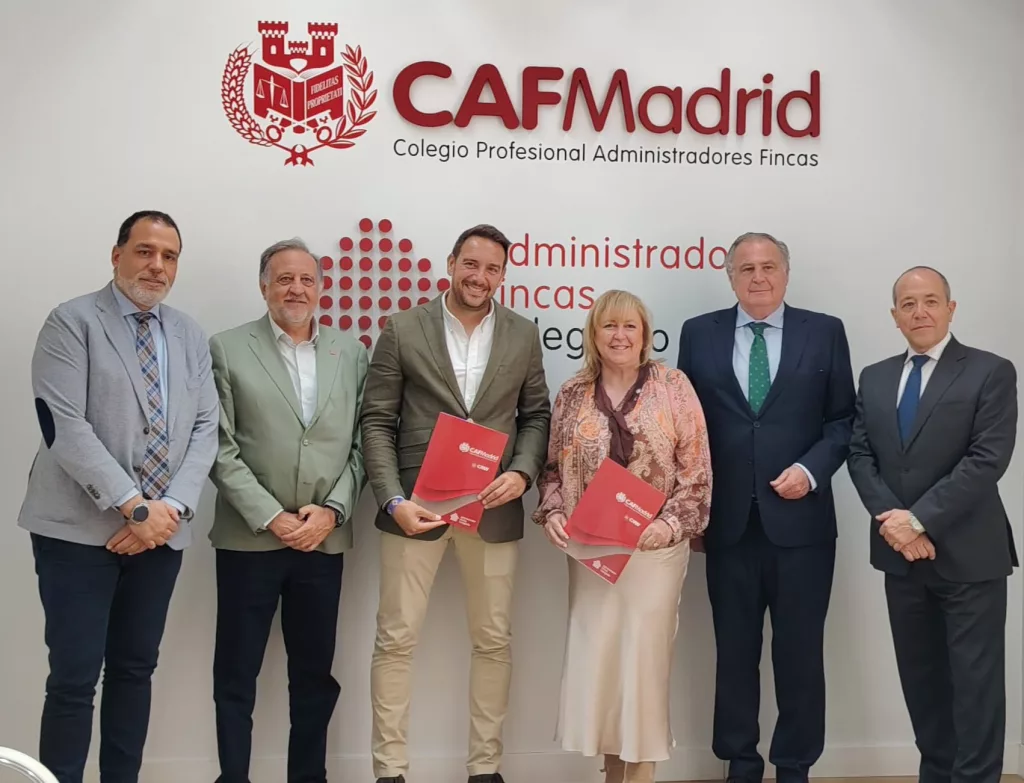 Firma del convenio de colaboración entre AESA y CAFMadrid en Madrid